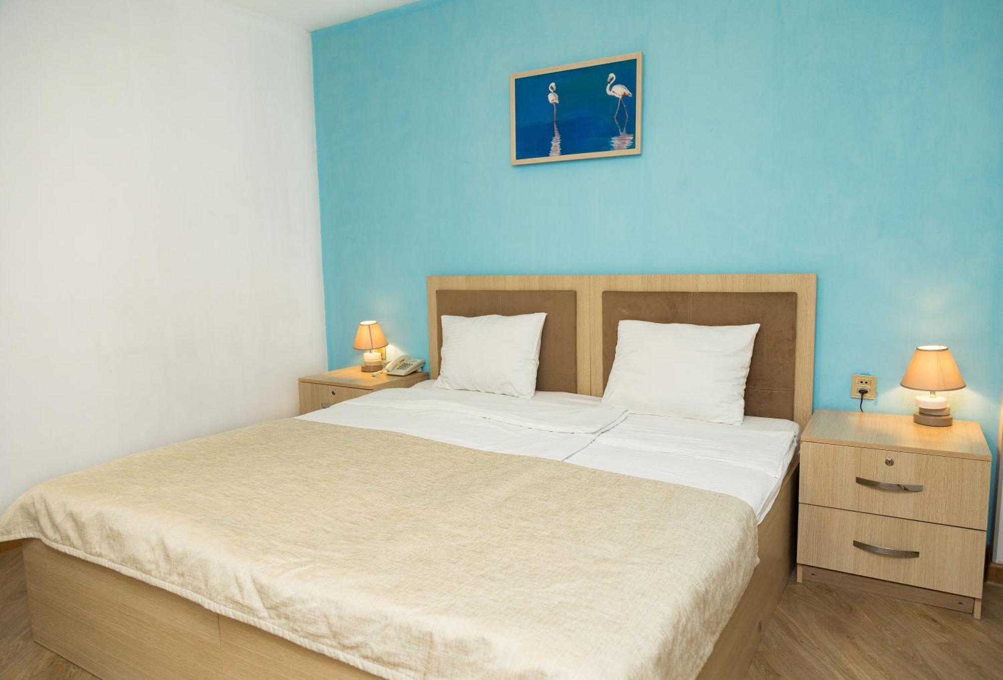 Flamingo Hotel Баку Екстериор снимка