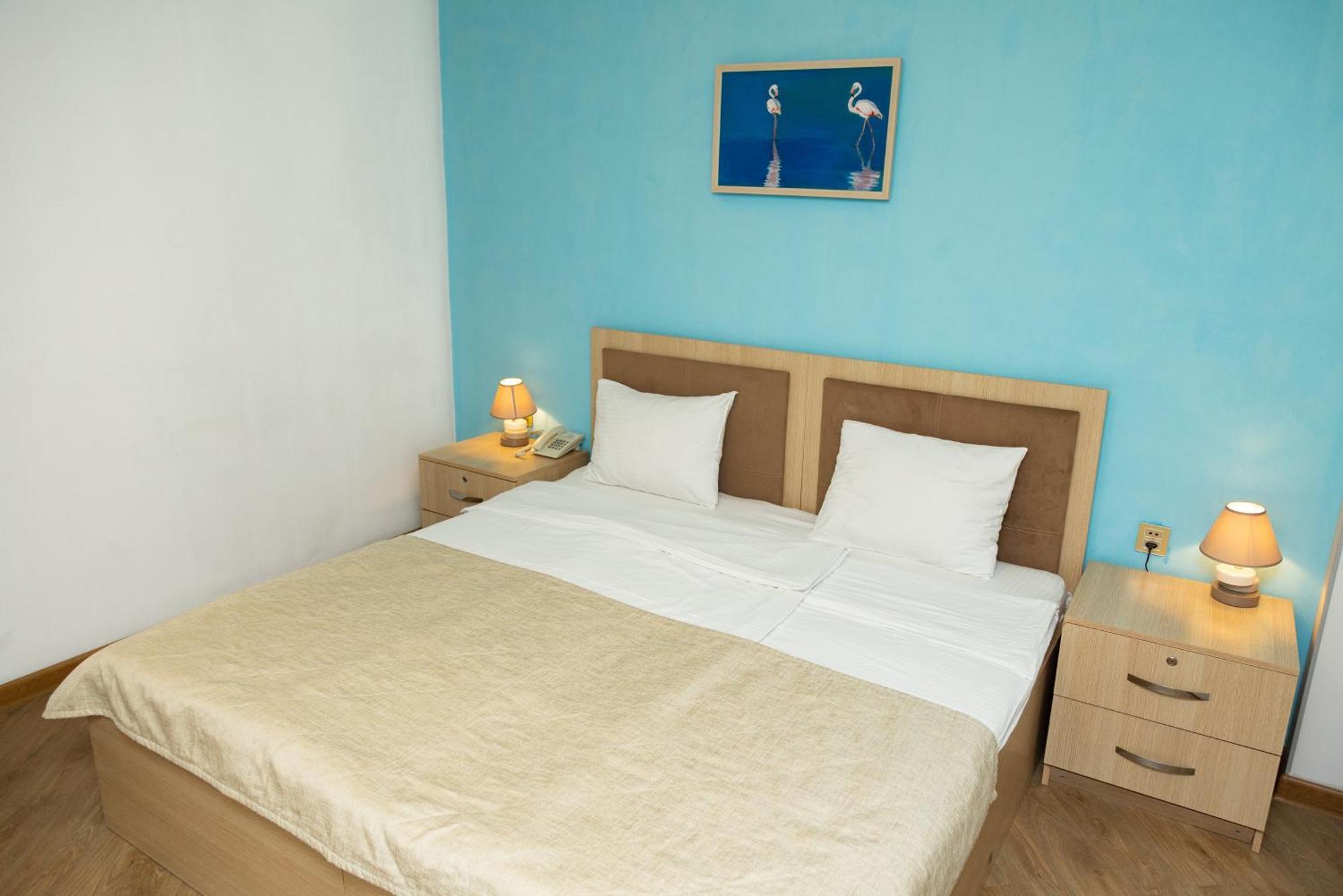 Flamingo Hotel Баку Екстериор снимка